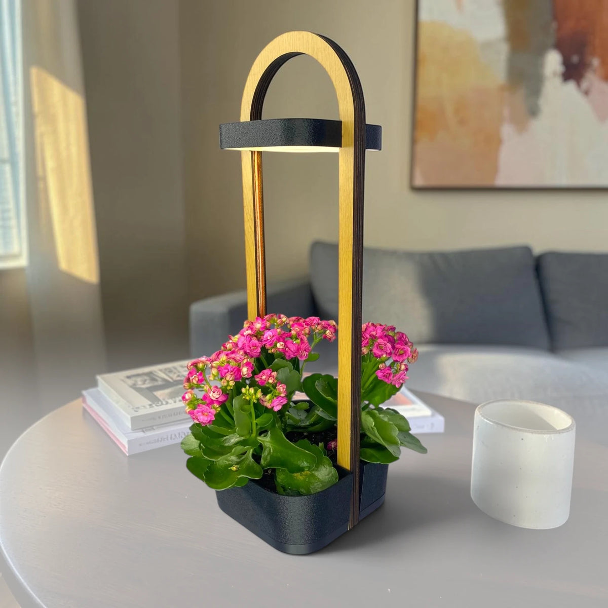 Gloria - Lampada da tavolo con vaso integrato, in rovere e nero